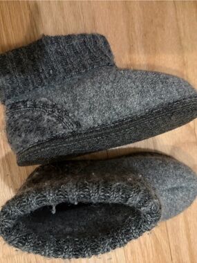 Cozy Kids Gray Wool Slip-On Slippers